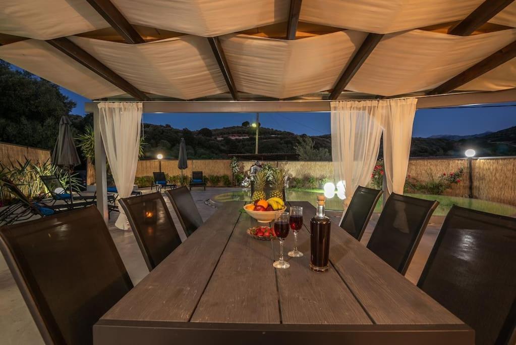 Alikianos Casa Del Miele, Private Pool, Bbq, Mountain View.ヴィラ エクステリア 写真